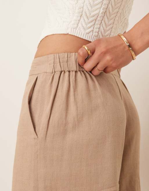 ASOS DESIGN – Luźne szorty z dodatkiem lnu w kolorze mokki, 3 z 5