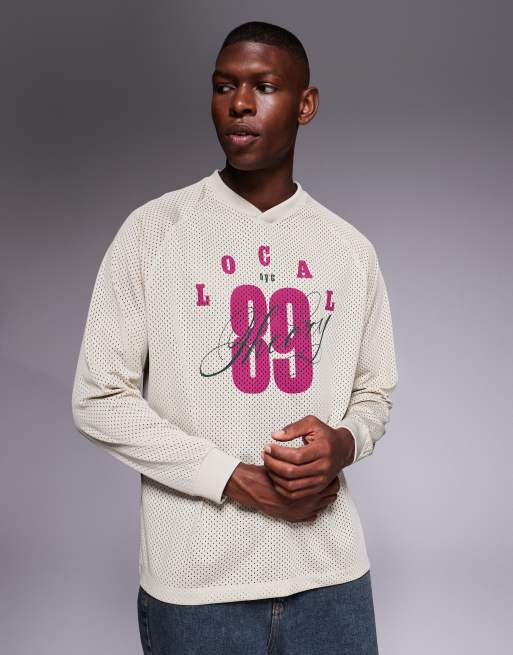 ASOS DESIGN – Luźny beżowy T-shirt z długimi raglanowymi rękawami i grafiką z liczbą