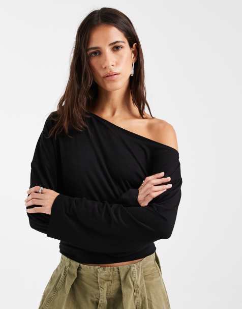 ASOS DESIGN luźny top z długim rękawem, odkrytym ramieniem i ściągnięciem w talii w czerni - view 1