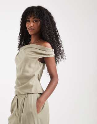 lyocell drape off-shoulder top in khaki-Green