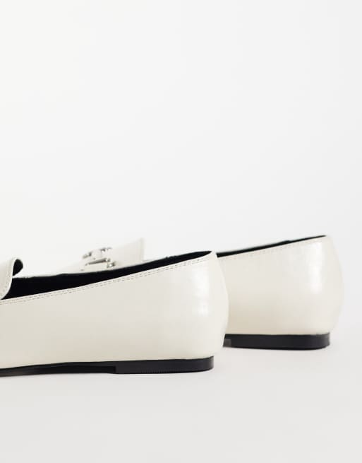 ASOS DESIGN Lyric snaffle detail pointed ballets in off white, 3 of 4