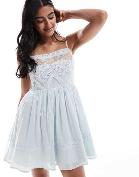ASOS DESIGN - Lyseblå minikjole med cami-stropper, blondekanter og broderier - view 1