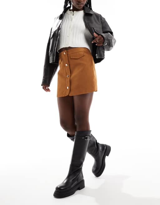 ASOS DESIGN - Lysebrunt skort med knapper foran og lommedetalje i imiteret ruskind, 2 af 5