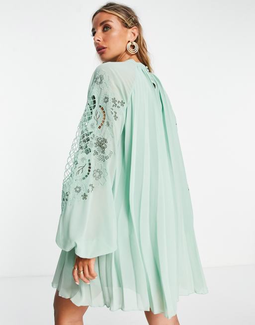 ASOS DESIGN - Lysegrøn, plisseret babydoll-minikjole med oversized ærmer med udskæringer, 2 af 4