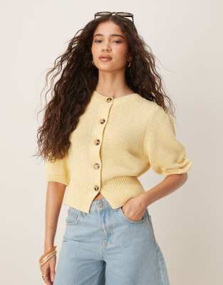 ASOS DESIGN - Lysegul cardigan med rund hals og pufærmer - view 1