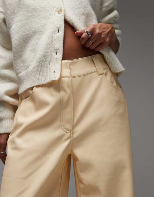 ASOS DESIGN - Lysegule mansy lavtaljede bukser i imiteret læder , 3 af 5