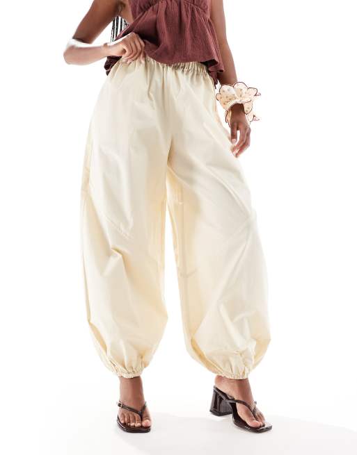 ASOS DESIGN - Lysegule pull-on-bukser med utility-paneler i poplin, 3 af 5
