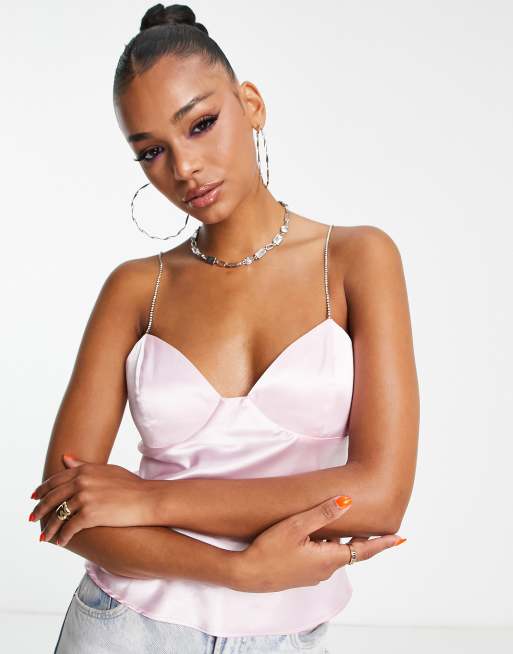 ASOS DESIGN - Lyserød cami-top i satin med skåldetalje og rhinstens-stropper, 2 af 4