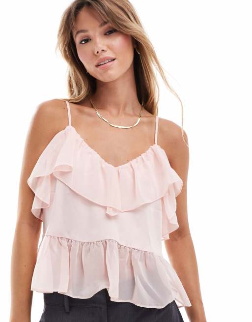 ASOS DESIGN - Lyserød camitop med flæser i satin- og chiffonblanding
