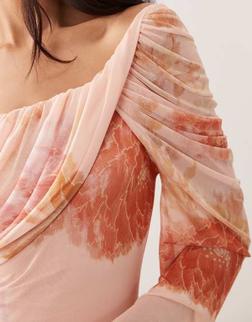 ASOS DESIGN - Lyserød maxikjole med offshoulder-snit og draperinger om halsen samt lange ærmer og blomstermønster, 4 af 4