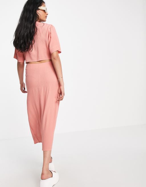 ASOS DESIGN - Lyserød midinederdel i krølstof med knapper i siden - Del af sæt  , 2 af 4