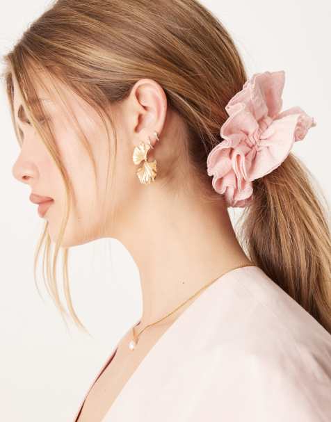ASOS DESIGN - Lyserød scrunchie med flæser og sløjfedetalje - view 1