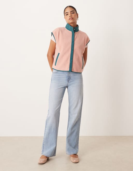 ASOS DESIGN - Lyserød vest i polarfleece med grøn nylondetalje i kontrast, 3 af 4
