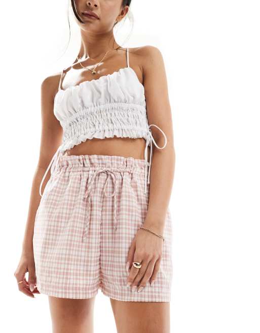 ASOS DESIGN - Lyserøde shorts med flæsedetaljer i gingham