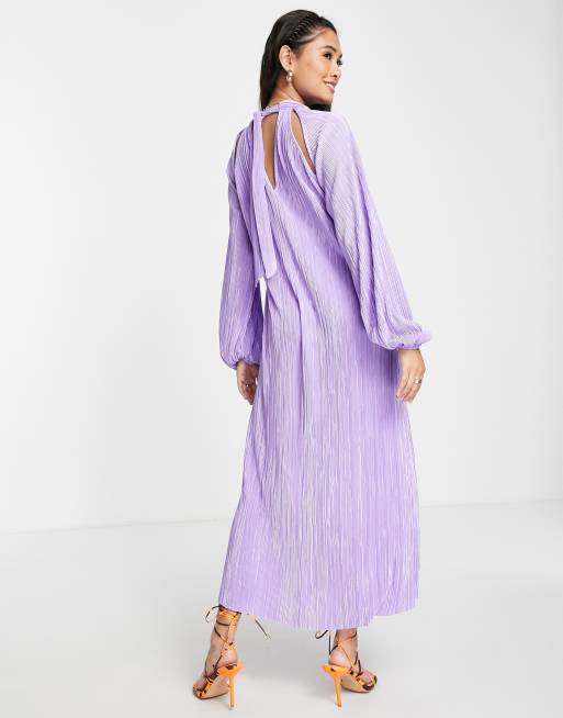 ASOS DESIGN - Lyslilla højhalset maxikjole med plisseringer 