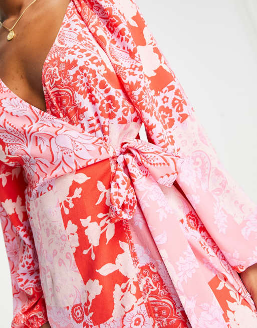 ASOS DESIGN - Lyslilla og rød slå om-midikjole med bælte og patchwork-print, 4 af 4