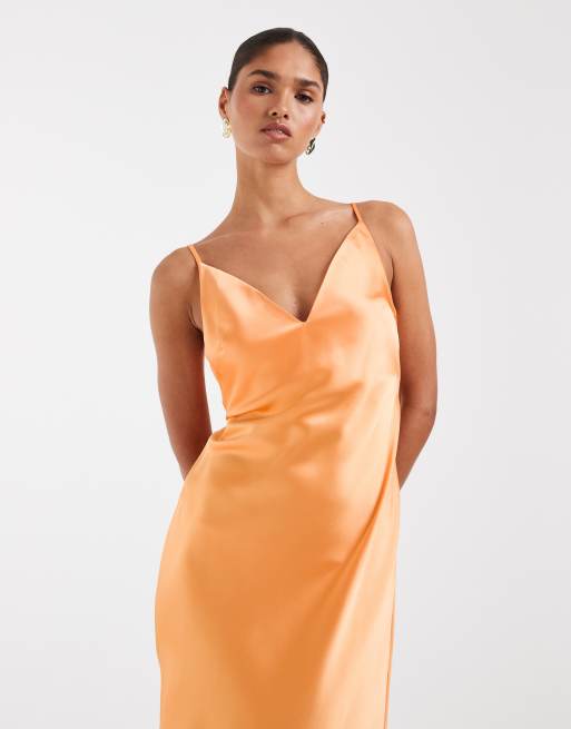 ASOS DESIGN - Lysorange midikjole i satin med høje spidser, 2 af 4
