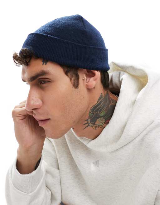 ASOS DESIGN – Mała granatowa prążkowana czapka beanie typu fisherman