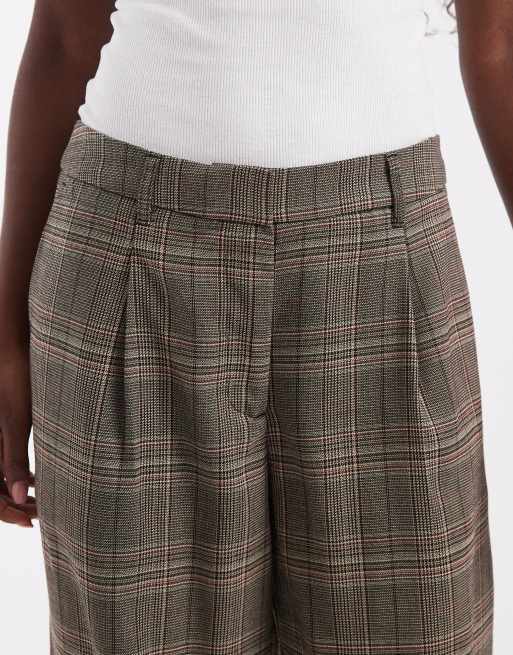 ASOS DESIGN maßgeschneiderte Hose mit Bananenbein in beigem Tartan-Karo, 4 von 5