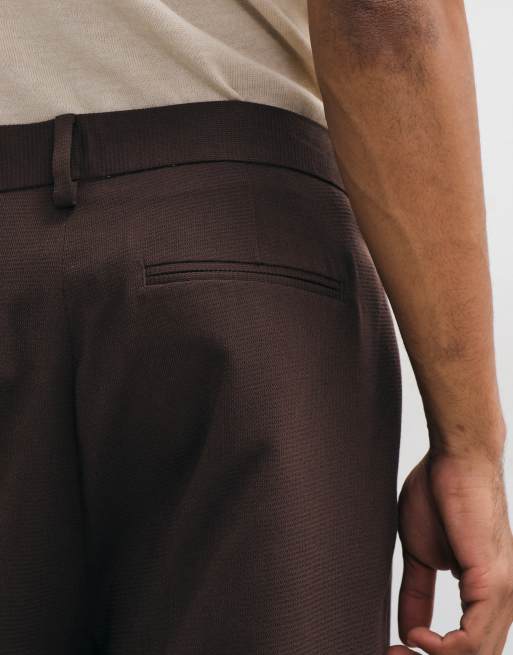 ASOS DESIGN maßgeschneiderte, plissierte Oversize-Tapered-Hose in Dunkelbraun mit Mikrostruktur, 5 von 5