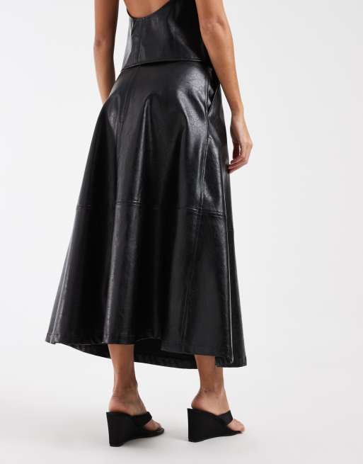 ASOS DESIGN maßgeschneiderter Midi-Circle-Rock aus Kunstleder in Schwarz mit Crackle-Effekt, 2 von 5