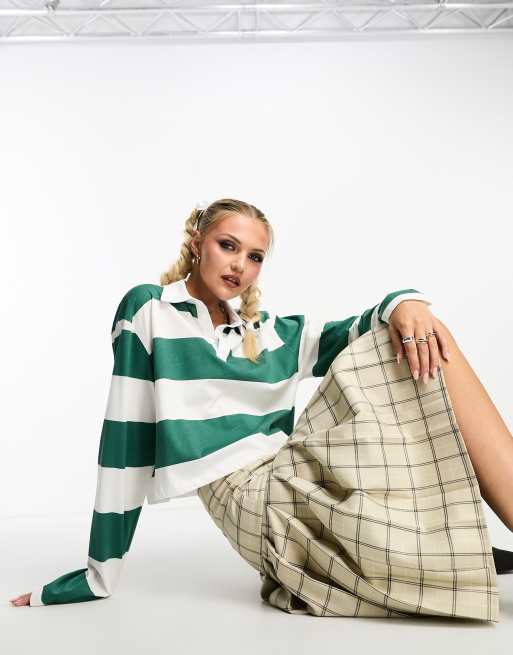 ASOS DESIGN - Maglia stile rugby a maniche lunghe taglio corto verde a righe