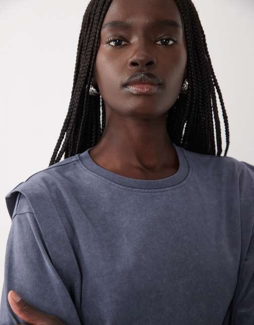 ASOS DESIGN maglietta a maniche lunghe con cuciture a vista grigio slavato, 3 di 4