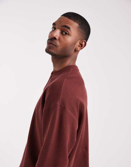 ASOS DESIGN - Maglietta a maniche lunghe squadrata oversize in tessuto a nido d'ape marrone con scollo serafino, 3 di 5