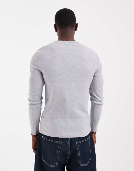 ASOS DESIGN - Maglietta attillata a coste grigio mélange a maniche lunghe con collo serafino, 4 di 5