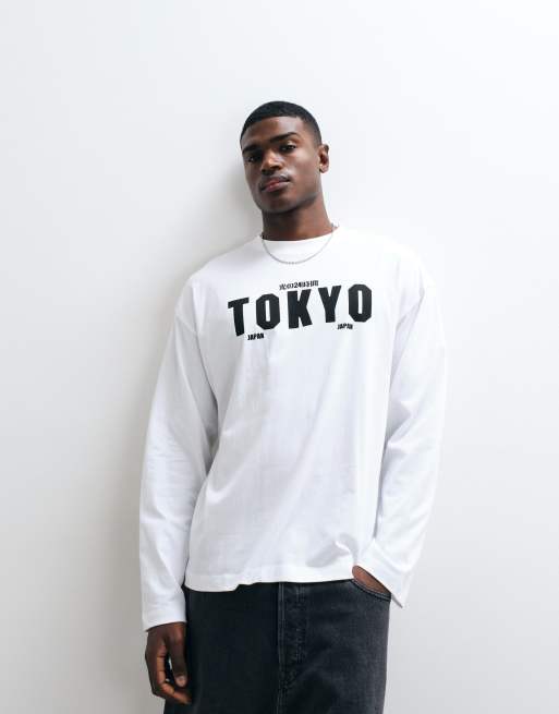 ASOS DESIGN - Maglietta oversize a maniche lunghe bianca con grafica Tokyo, 2 di 5