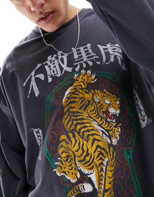 ASOS DESIGN - Maglietta oversize a maniche lunghe nera con stampa stile souvenir con tigre, 3 di 4