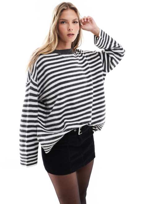 ASOS DESIGN - Maglione girocollo soffice oversize a righe color antracite