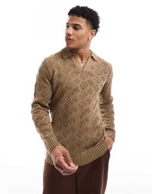 ASOS DESIGN - Maglione in maglia marrone testurizzata con intaglio sul collo