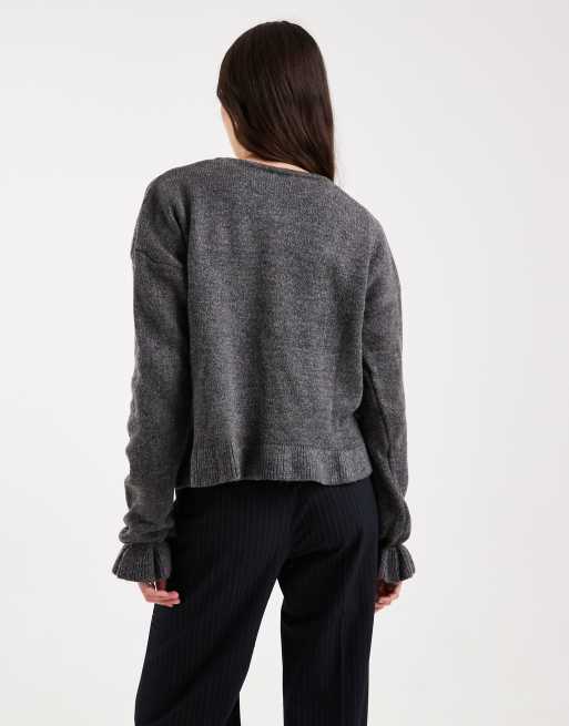 ASOS DESIGN - Maglione lavorato grigio con fondo a volant, 2 di 4