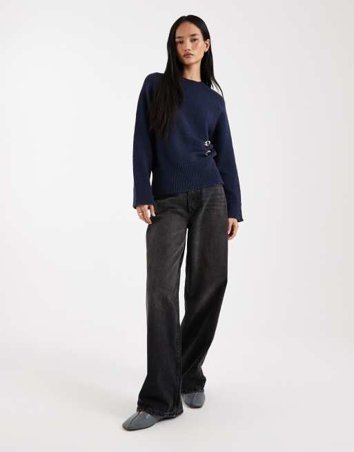 ASOS DESIGN - Maglione lavorato soffice blu navy con dettagli in metallo, 2 di 4