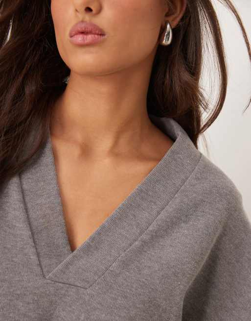 ASOS DESIGN - Maglione morbido color antracite mélange con scollo a V, 2 di 4