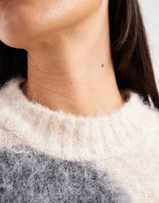 ASOS DESIGN - Maglione oversize spazzolato con motivo astratto monocromatico, 3 di 4