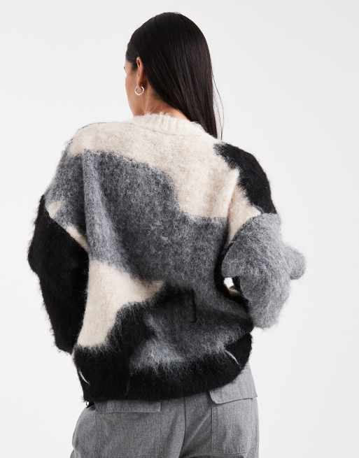 ASOS DESIGN - Maglione oversize spazzolato con motivo astratto monocromatico, 4 di 4