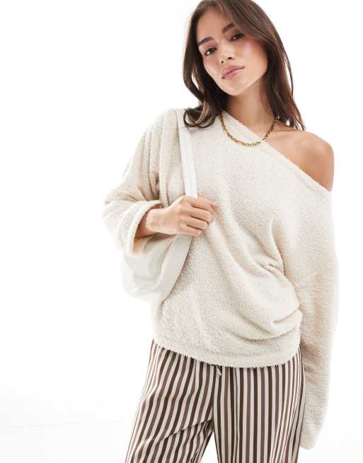 ASOS DESIGN - Maglione soffice color crema con spalle scoperte