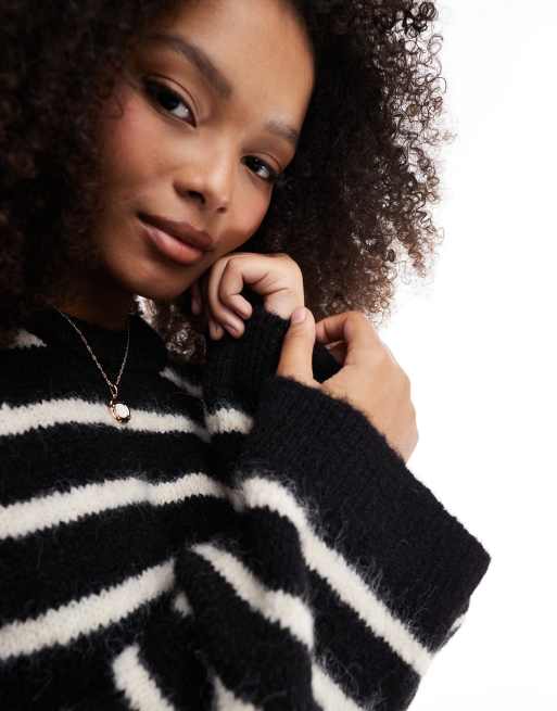 ASOS DESIGN - Maglione soffice in misto lana nero e bianco a righe con maniche ampie, 3 di 4