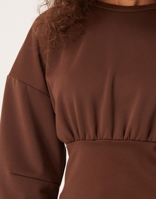 ASOS DESIGN - Maglione spazzolato marrone in tessuto effetto scuba con maniche oversize, 4 di 4
