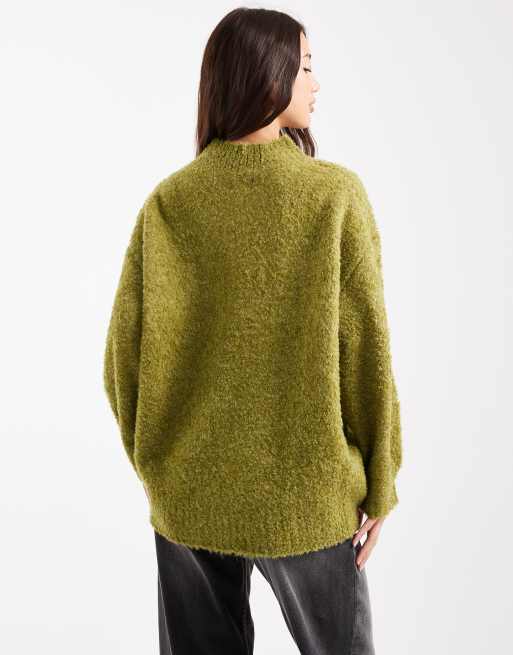 ASOS DESIGN - Maglione taglio lungo verde oliva scuro in bouclé con scollo a V, 4 di 4