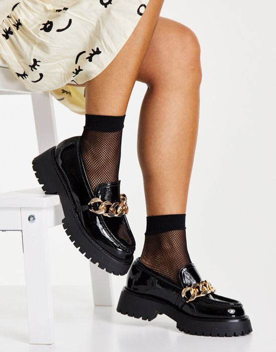 https://images.asos-media.com/products/asos-design-mai-chunky-chain-loafers-in-black-patent/202591045-1-blackpatent?$n_550w$&wid=550&fit=constrain