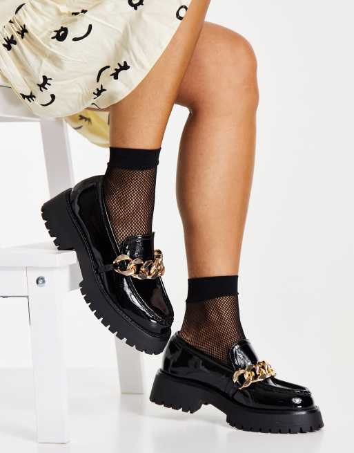 ASOS DESIGN - Mai - Loafers met dikke zool en ketting in zwart lakleer