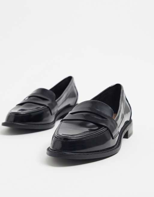ASOS DESIGN Mail – Czarne loafersy o wysokim połysku na płaskiej podeszwie