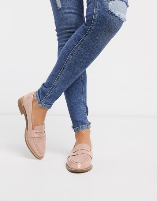 ASOS DESIGN - Mail - Platte loafers van lakleer in beige