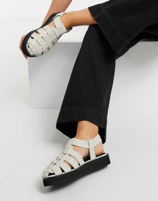 ASOS DESIGN Mali premium leather fisherman flat shoe in cream, 2 of 4