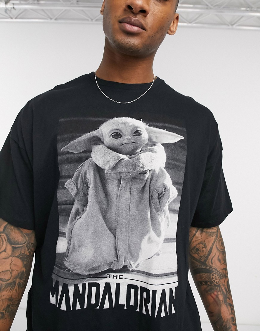 ASOS DESIGN – Mandalorian – T-shirt i oversize med stort fototryck-Svart