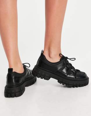 ASOS DESIGN - Manx - Platte schoenen met dikke zool in zwart | ASOS