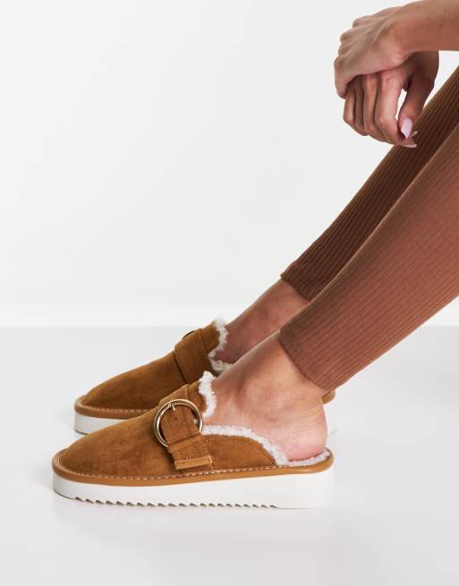 ASOS DESIGN – Manzo – Jasnobrązowe płaskie klapki z imitacji futra